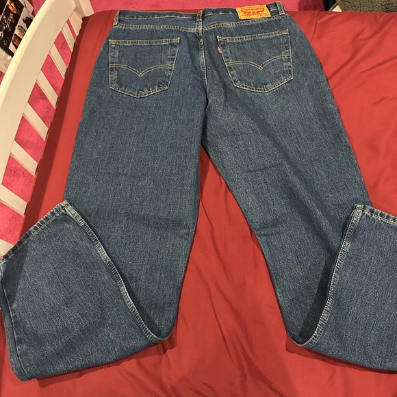 Levi’s - Picture 2 of 3
